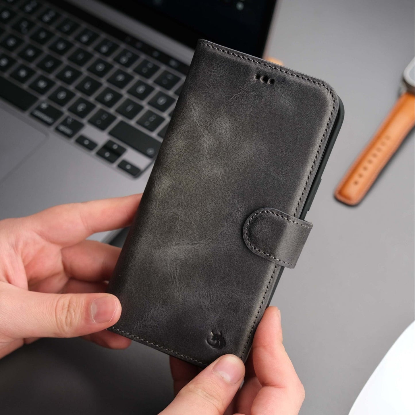 Casper Leather iPhone 14 Wallet Case | MagSafe