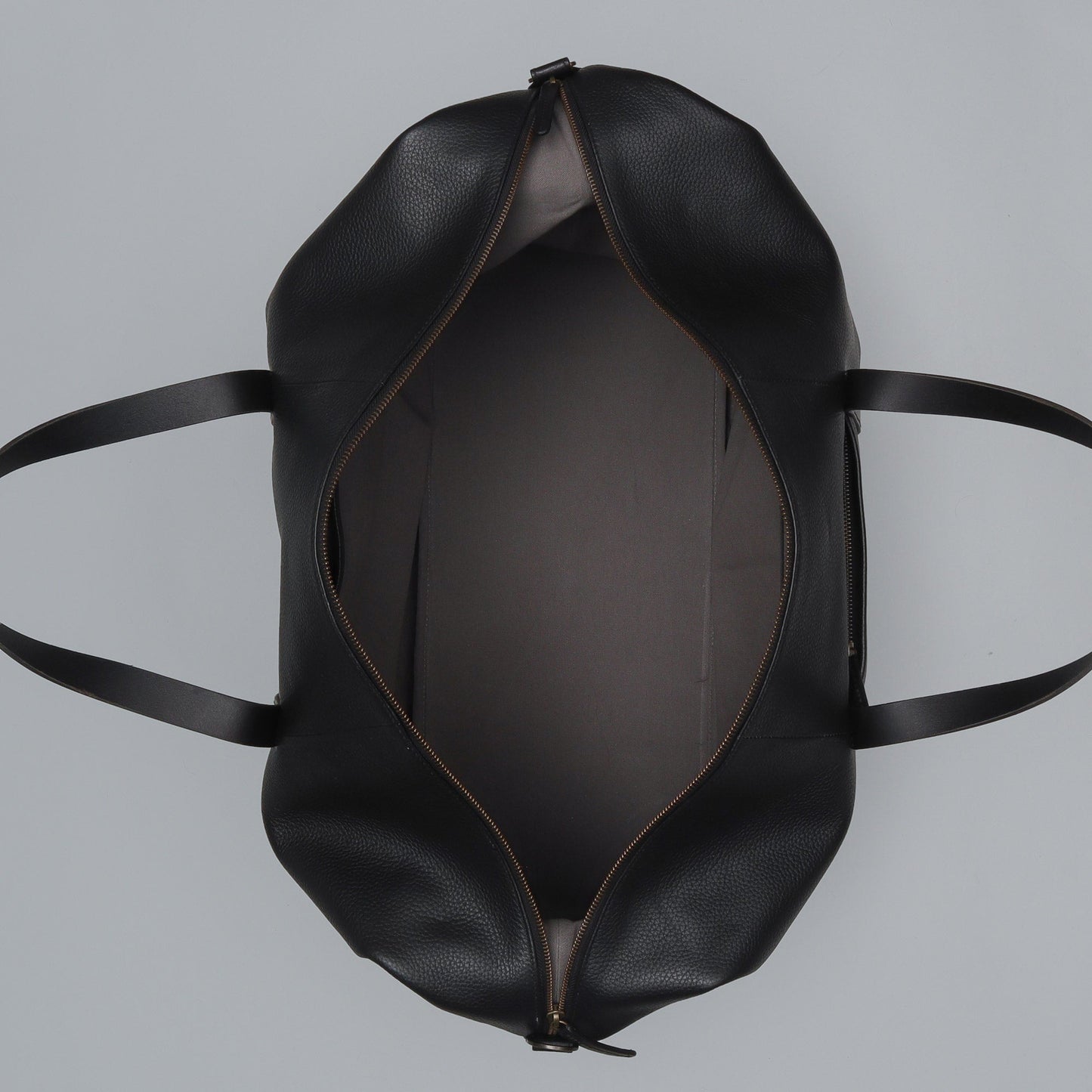 Runway Leather Travel Bag – Full-Grain Handmade Weekender Duffel for Men & Women